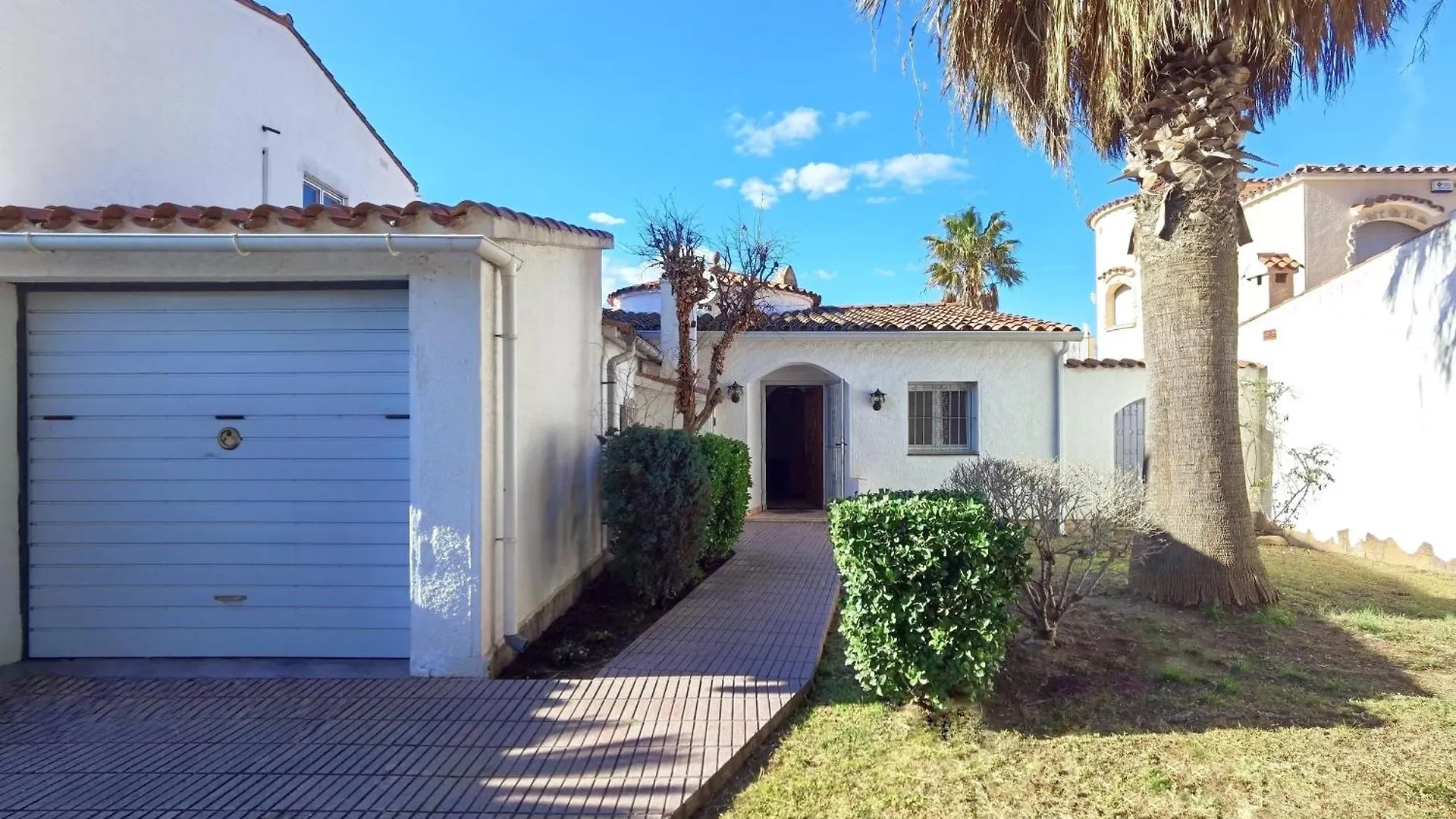 Leon Inmo Casa Nagore - 10074 Empuriabrava İspanya