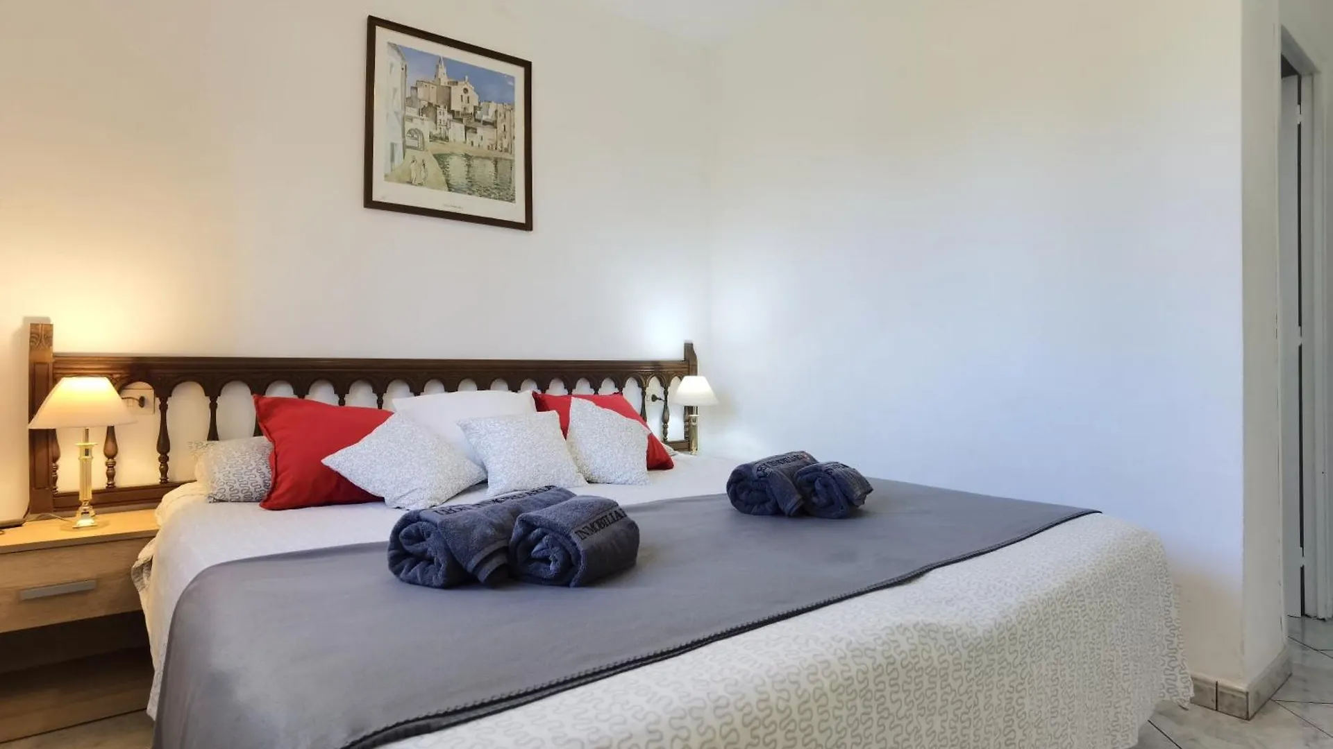 Leon Inmo Casa Nagore - 10074 Empuriabrava Tatil Evi